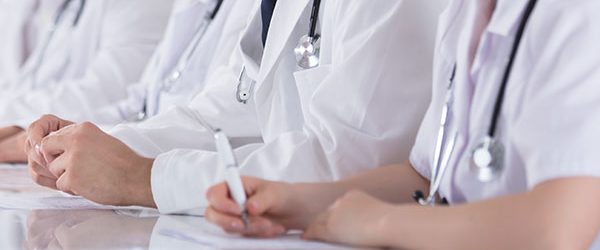 学生・若手医師へ