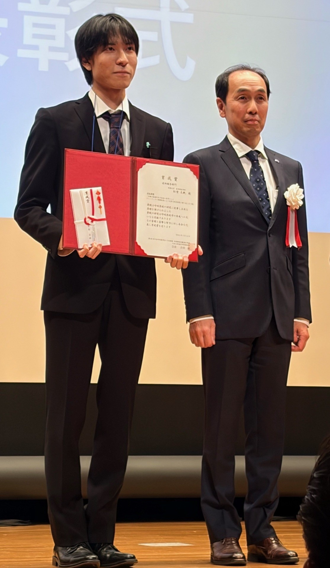 医学生の 松堂 太軌 さんが、第96回日本呼吸器学会・日本結核 非結核性抗酸菌症学会 九州支部 春季学術講演会で 育成賞を受賞しました！